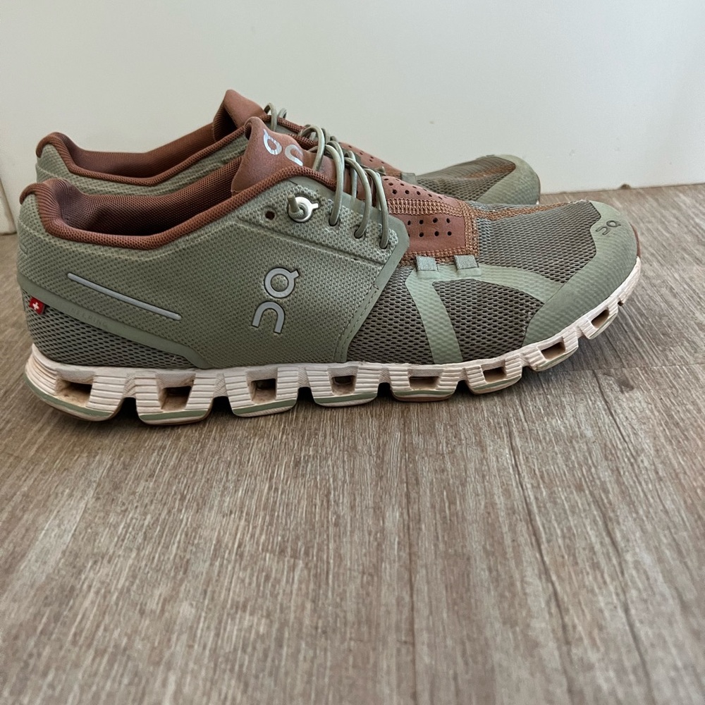 Women’s on cloud 5 tennis shoes